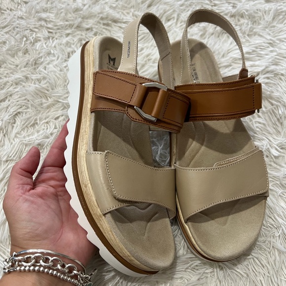Mephisto Dakota sandal - Size 40 US 9.5 - light sand - Picture 1 of 8